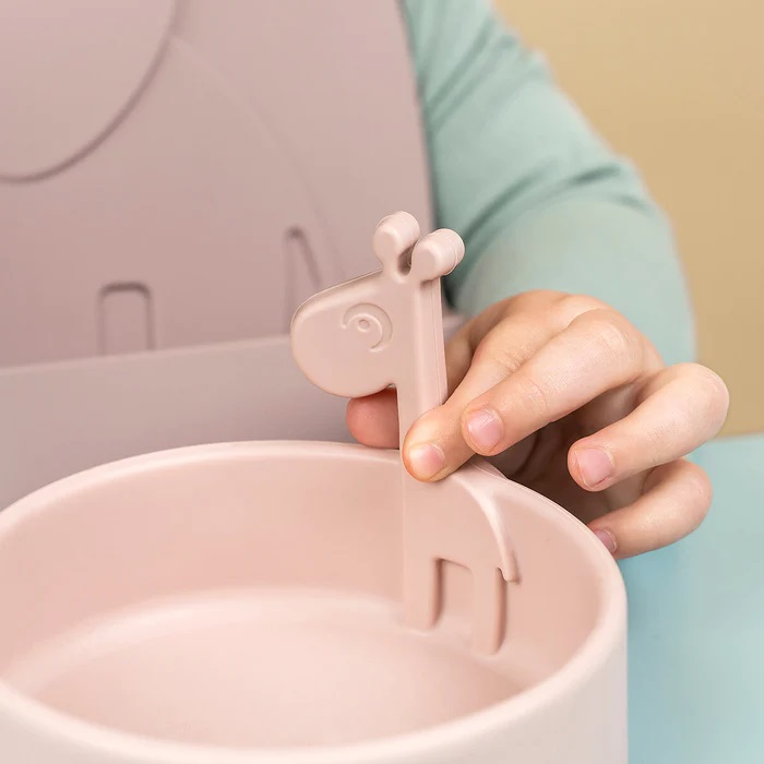 Done by Deer babero+ plato+ cubierto