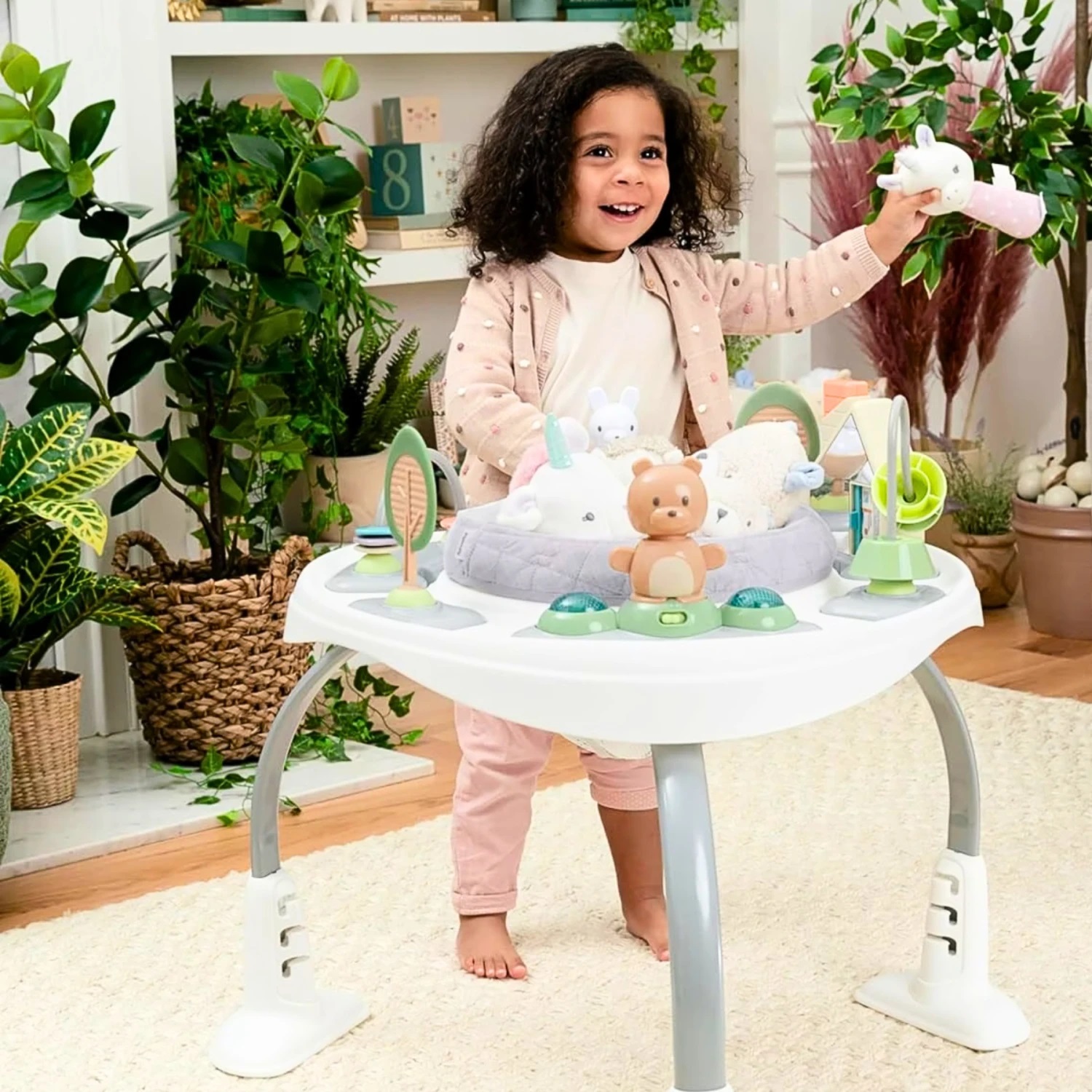 Ingenuity Spring & Sprout 2 en 1 Jumper y Mesa de juegos